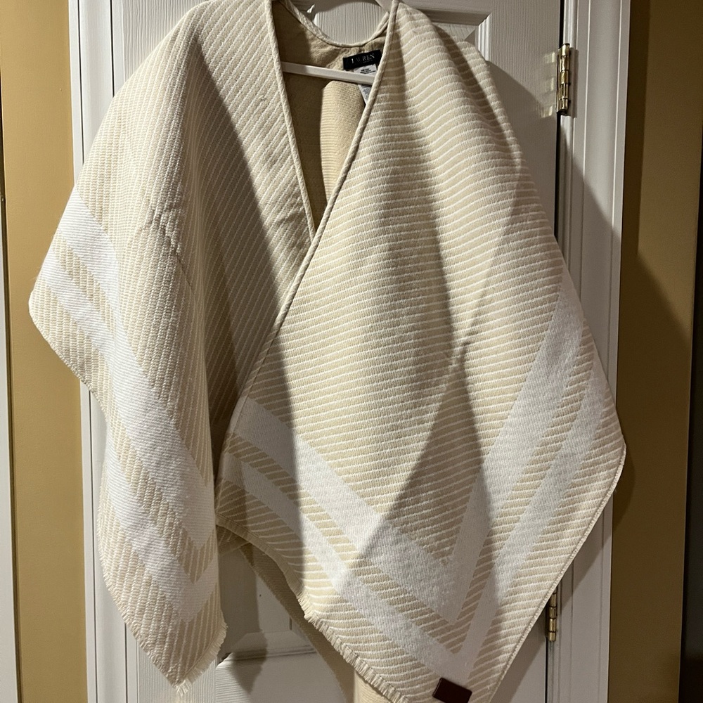 Ralph Lauren poncho - Picture 3 of 7
